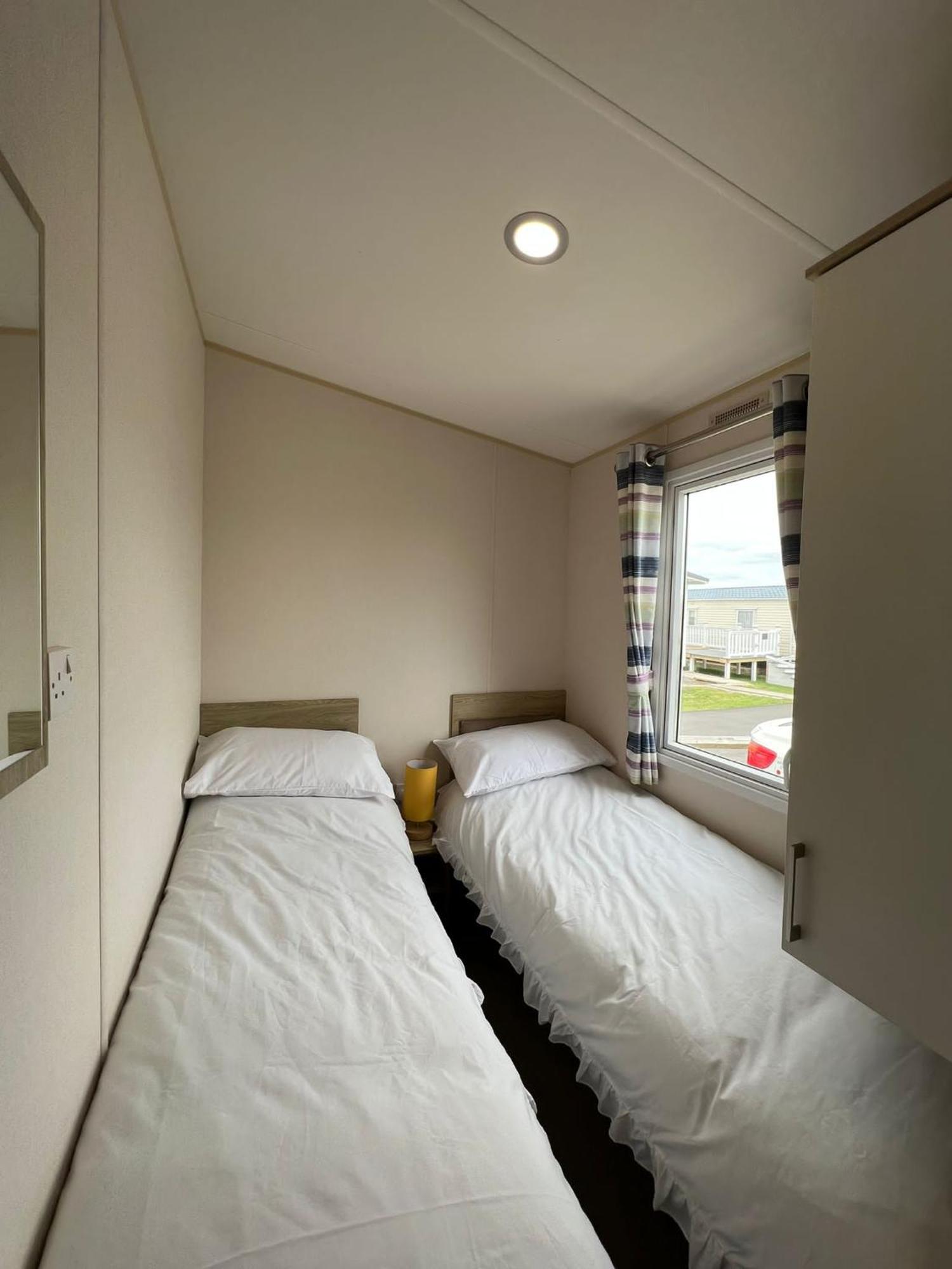 Luxurious Three Bedroom Caravan Jaywick Sands Eksteriør billede
