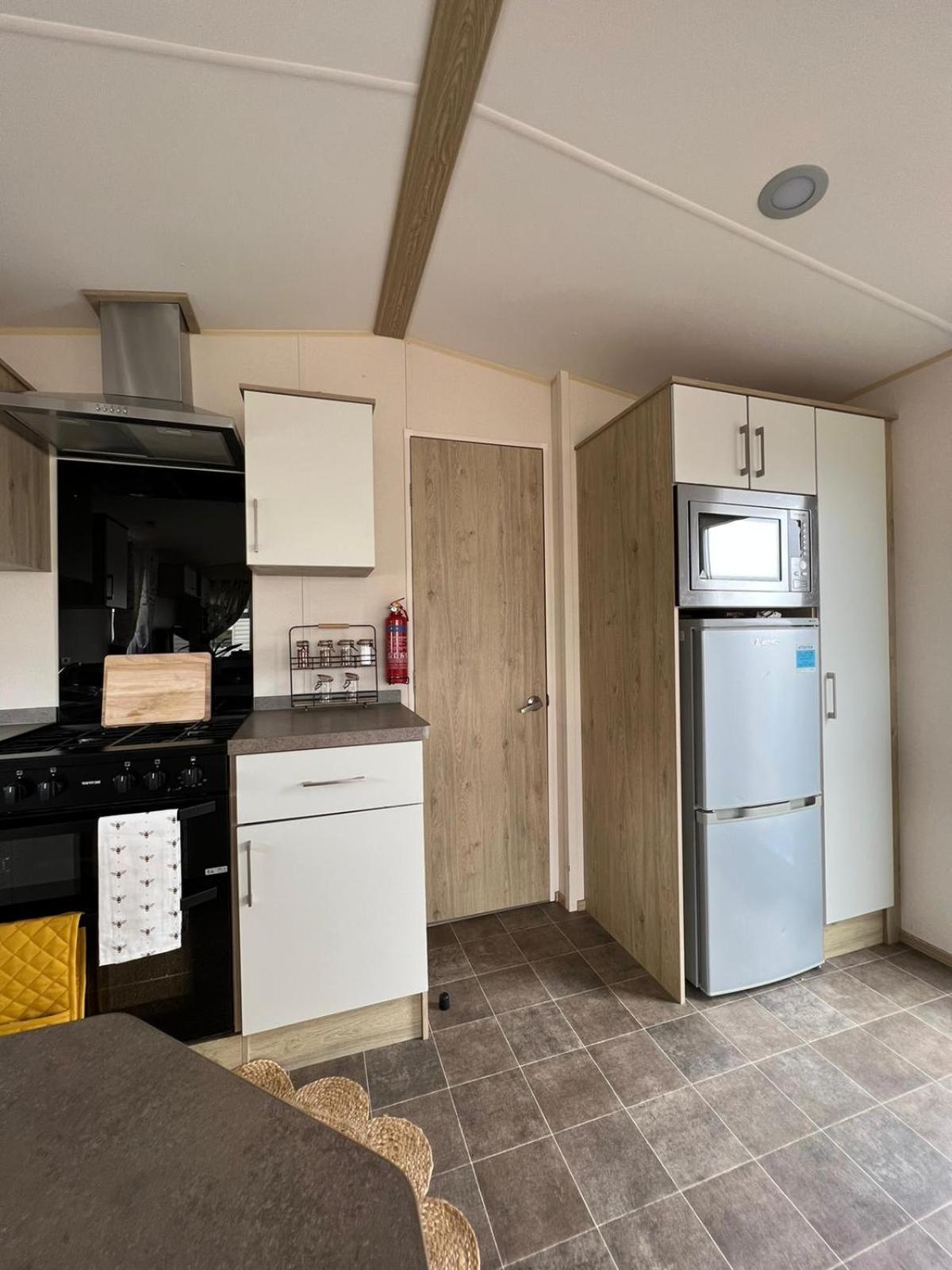 Luxurious Three Bedroom Caravan Jaywick Sands Eksteriør billede